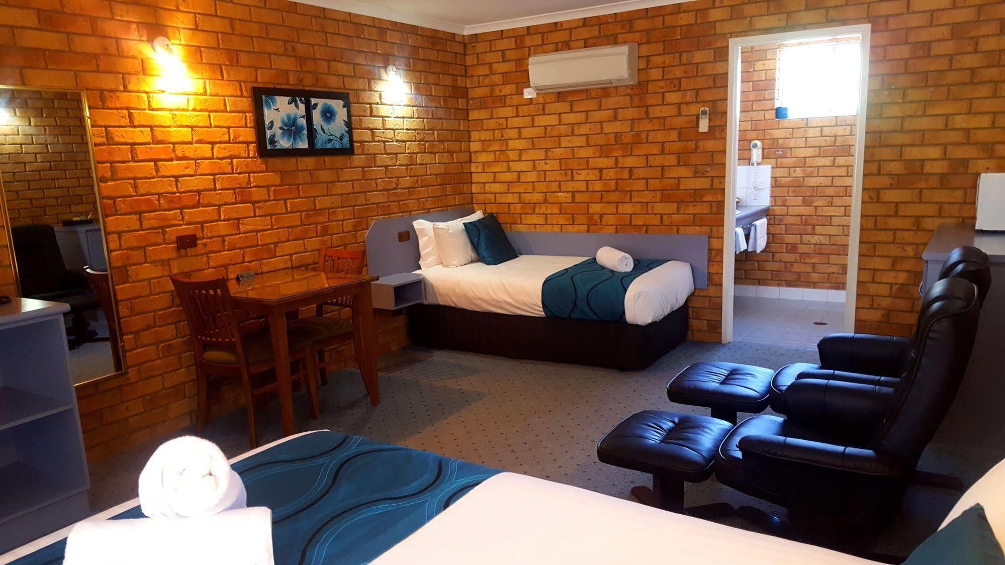 Centrepoint Motel Deniliquin Exterior foto